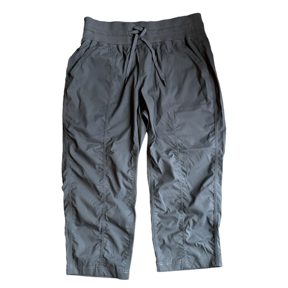 Shambhala Women's Live-In Ease Mid Rise Capri Pants Dark Grey Size Medium - Picture 8 of 16